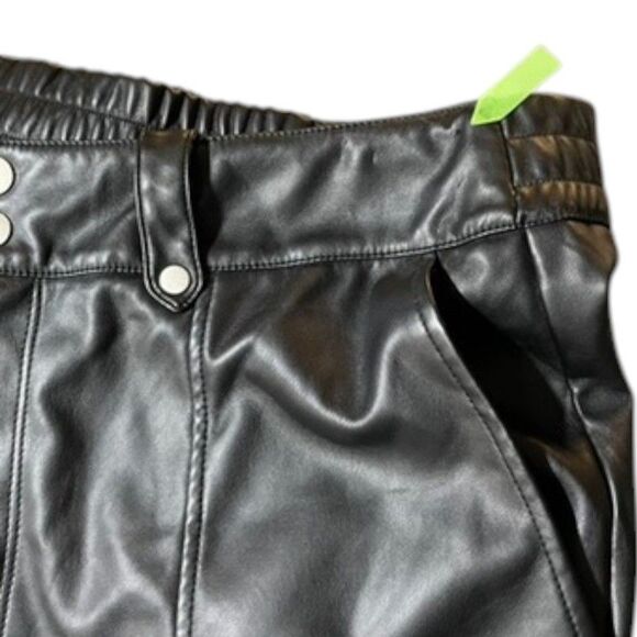 7 For All Mankind Faux Leather Pants Large Women Black High Rise Vegan Cargo EUC - Picture 7 of 16
